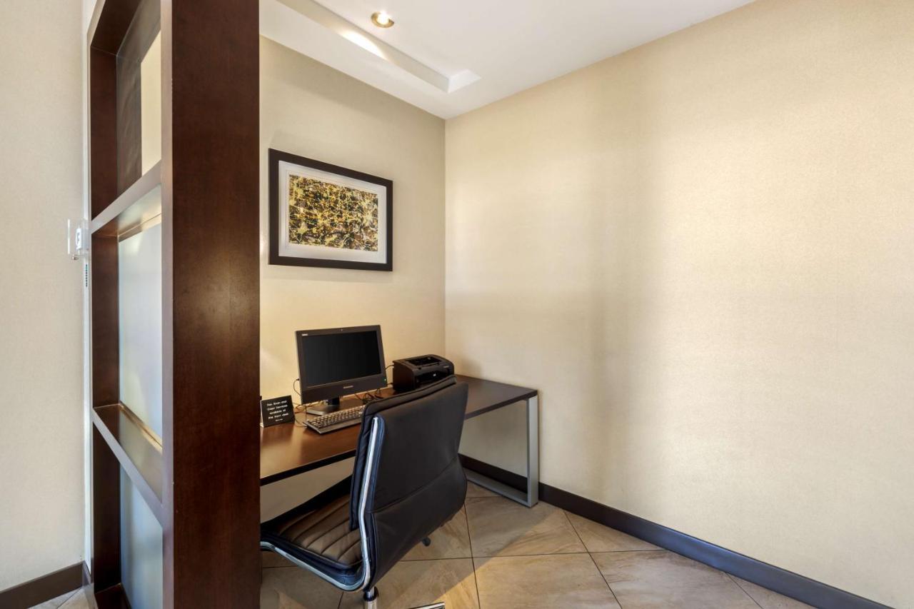 Best Western Plus Edmonton Airport Hotel Leduc Extérieur photo