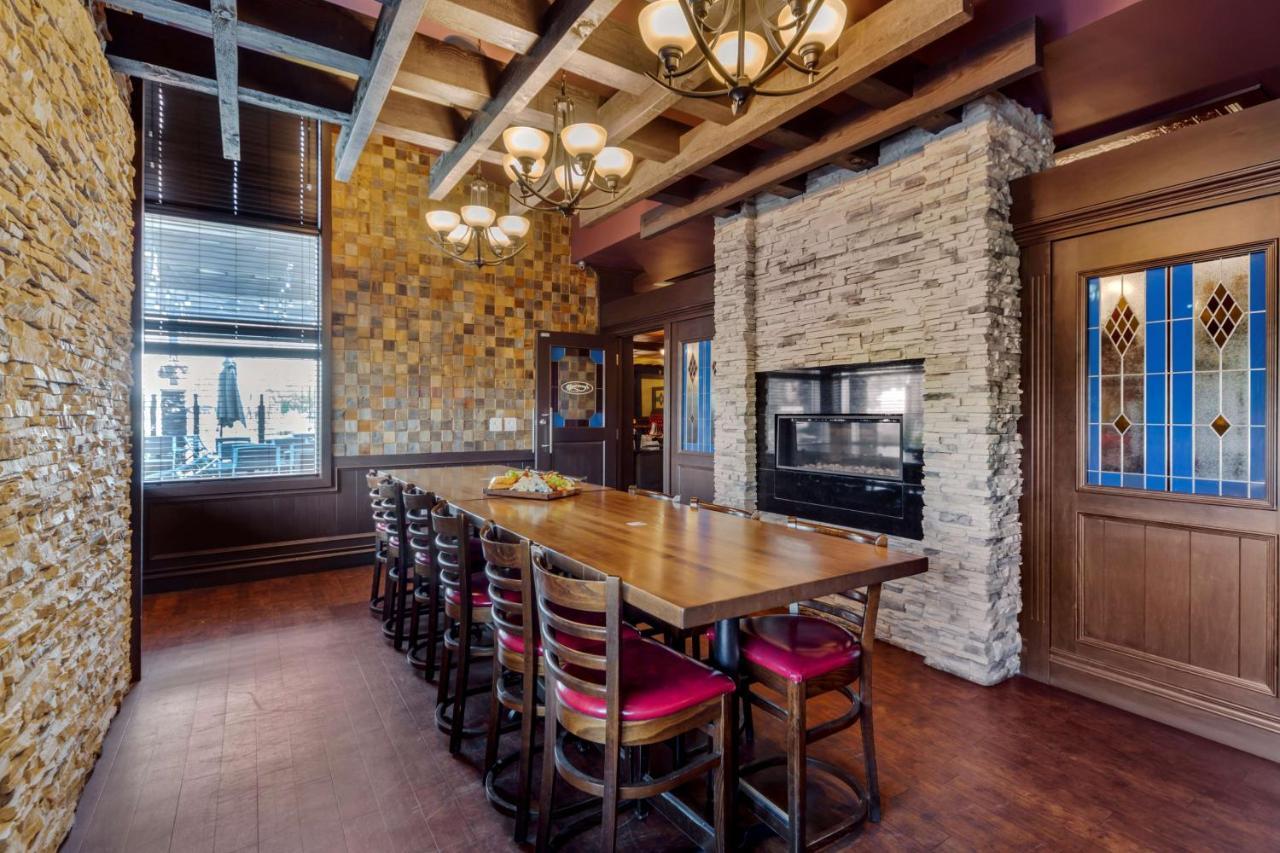 Best Western Plus Edmonton Airport Hotel Leduc Extérieur photo
