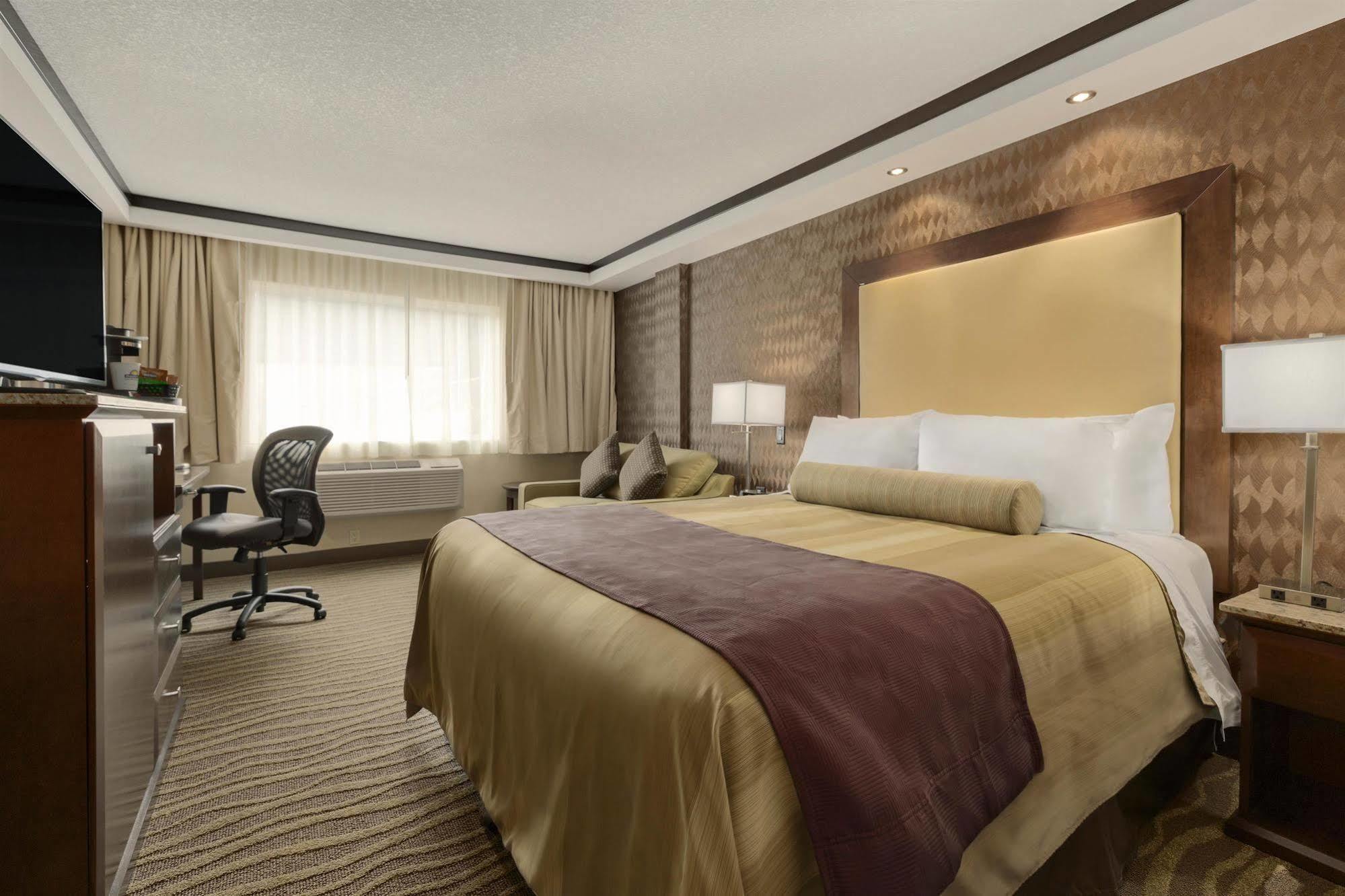 Best Western Plus Edmonton Airport Hotel Leduc Extérieur photo